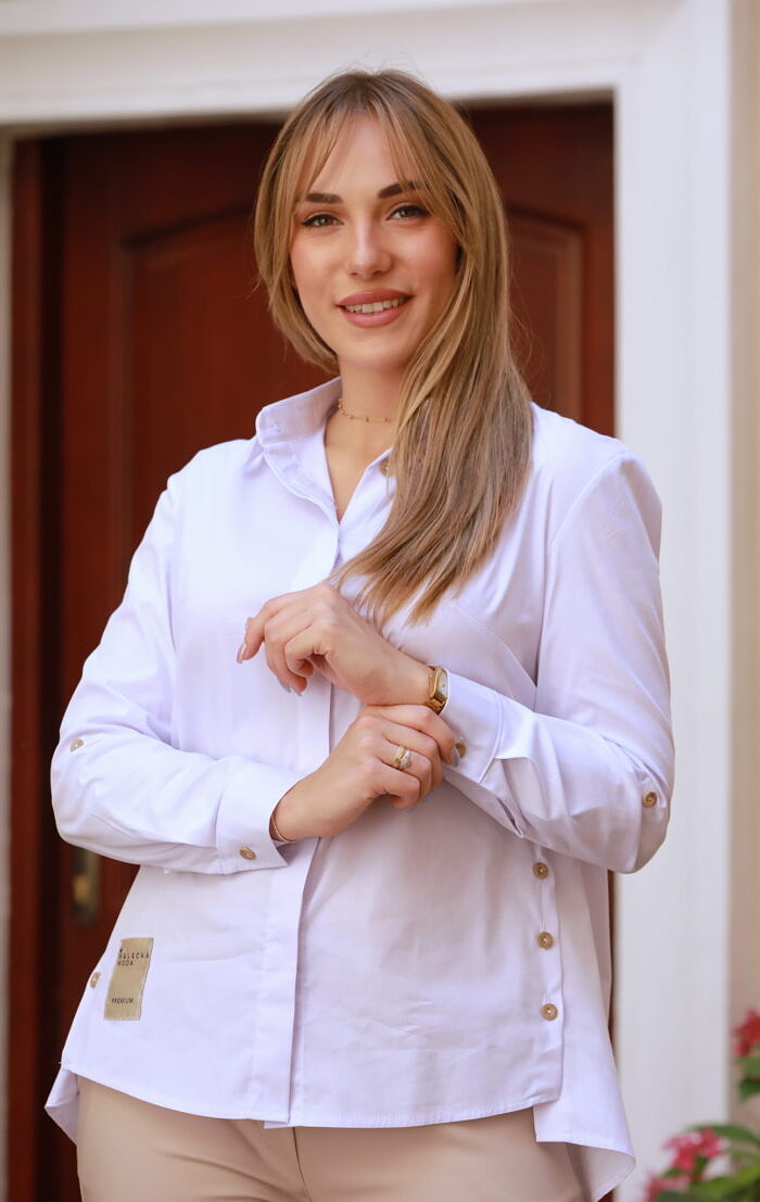 Luźna koszula z kołnierzykiem M08014