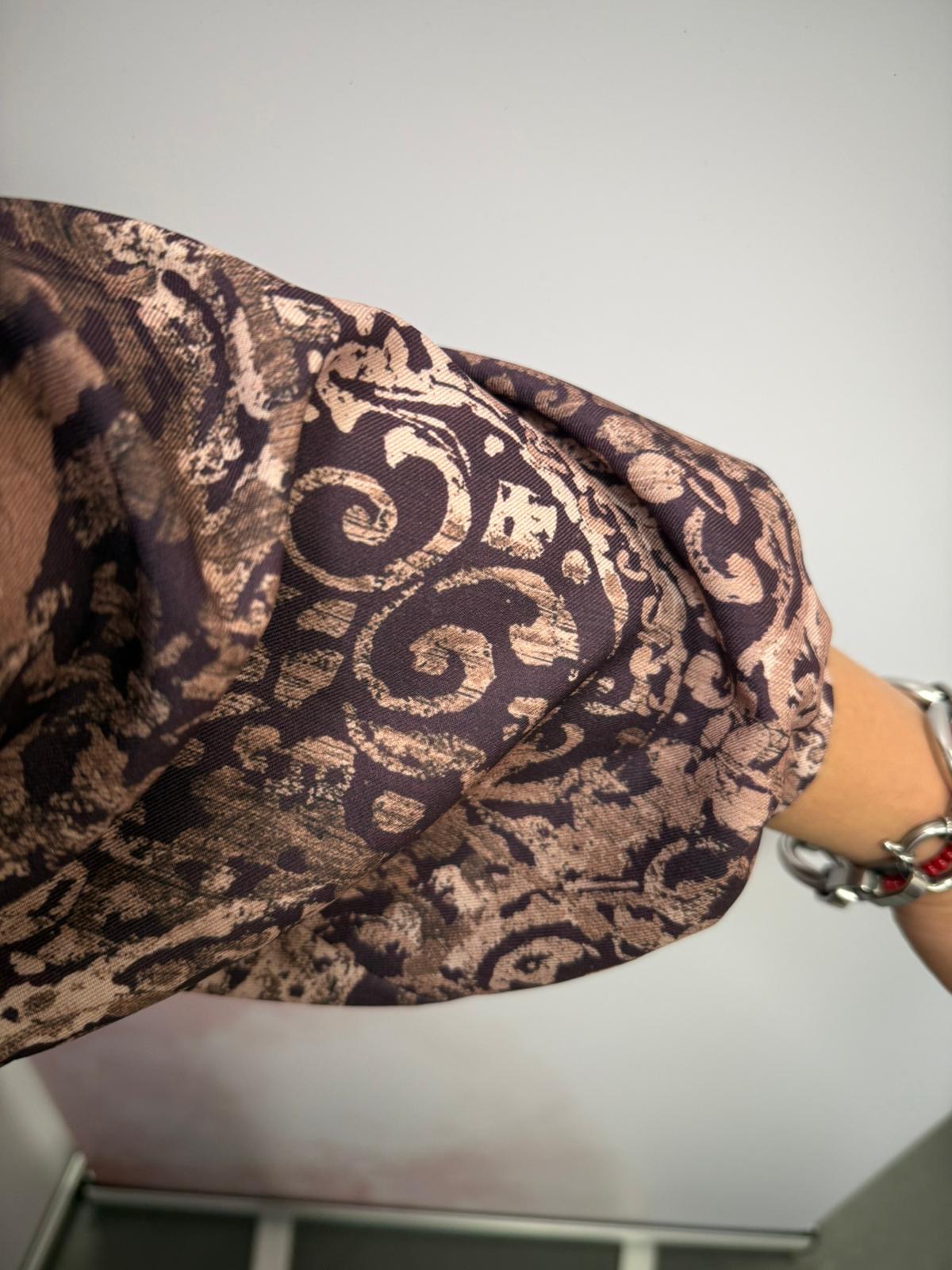 Sukienka wiskozowa z długim rękawem i kieszeniami - elegancja i komfort w jednym M08252 - obrazek 2